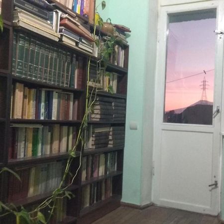 Room In The Centre 耶烈万 外观 照片