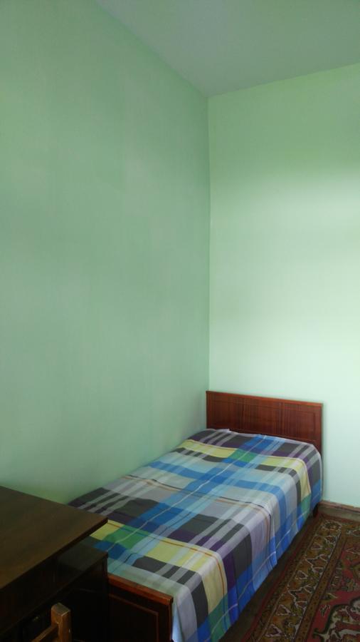 Room In The Centre 耶烈万 外观 照片