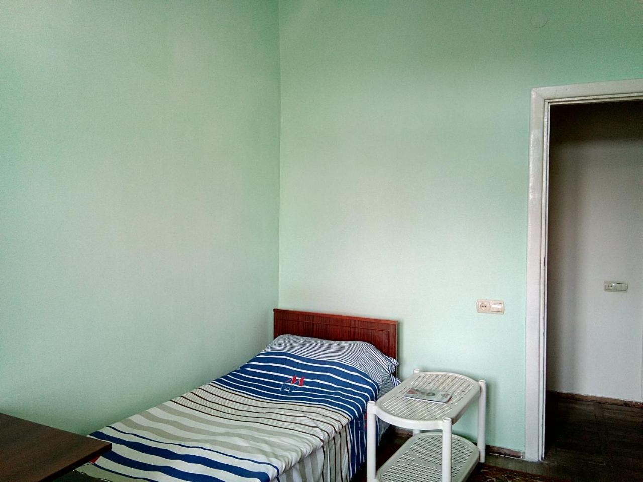 Room In The Centre 耶烈万 外观 照片