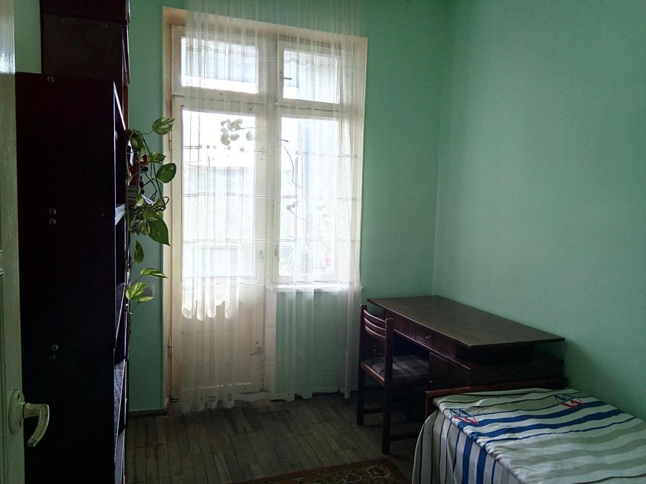 Room In The Centre 耶烈万 外观 照片