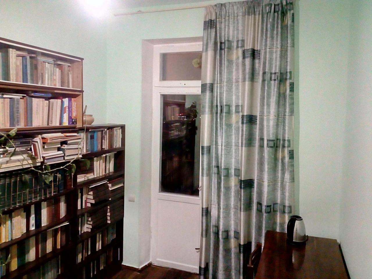 Room In The Centre 耶烈万 外观 照片