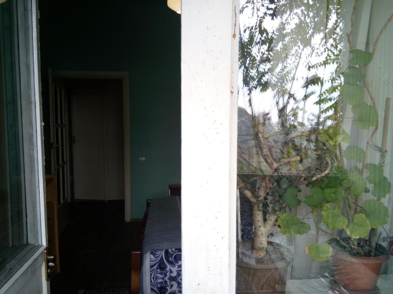 Room In The Centre 耶烈万 外观 照片