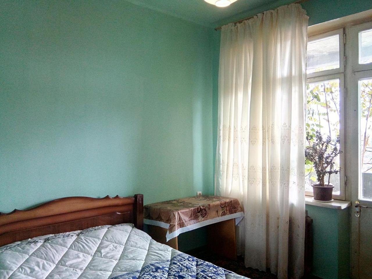 Room In The Centre 耶烈万 外观 照片